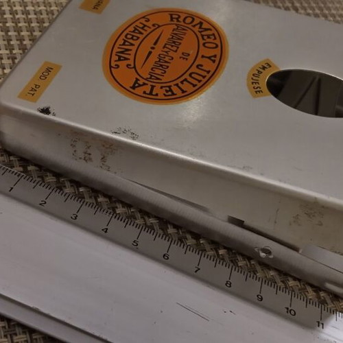 Romeo y Julieta collectible aluminum cigar box used