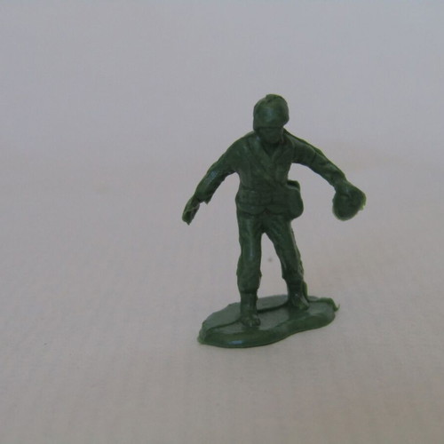 Vintage plastic military figures with vehicles used, 1980s