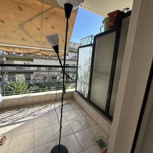 Floor lamp in black color like new
