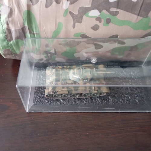 DeAgostini T-34/76 Soviet Tank 1:72 Die-Cast Model 1942
