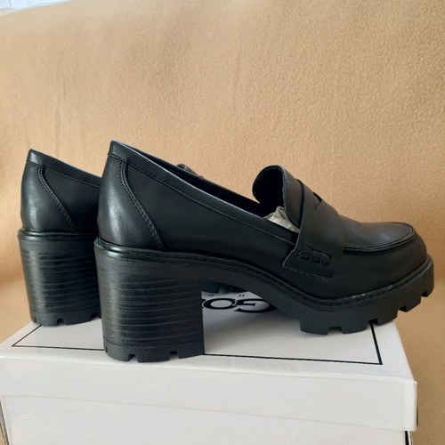 Loafers-style pumps new, size 40, black
