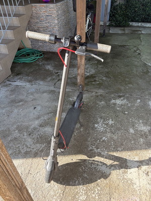 Mi Electric Scooter Pro 2 like new with charger and lock