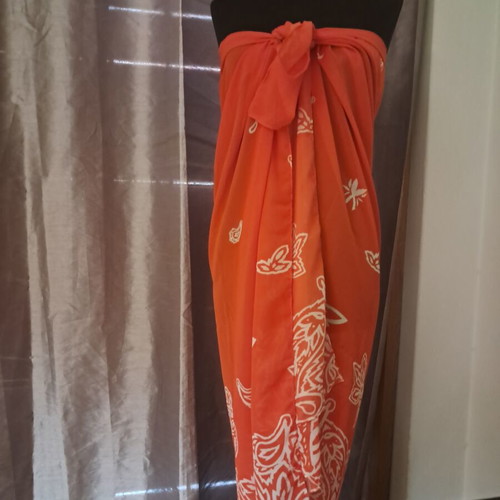 Pareo Estee Lauder like new, white and orange