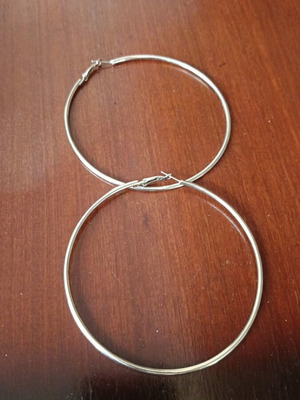 Large hoop earrings like new