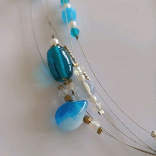 Necklace with stones and beads new, blue shades