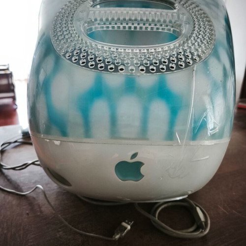 Apple G3 desktop computer used, dalmatian blue 2001 model