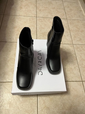 Sante Day2day δερμάτινα μποτάκια καινούργια, μέγεθος 39, μαύρα