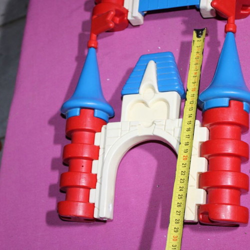 Playmobil plastic tower like new, pack of 9