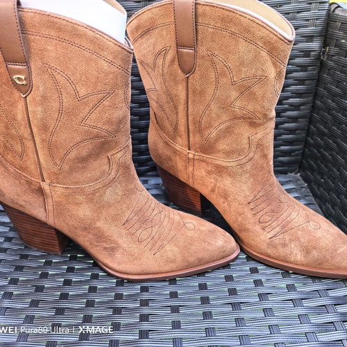 Coach Pamela boots size 40.5, new