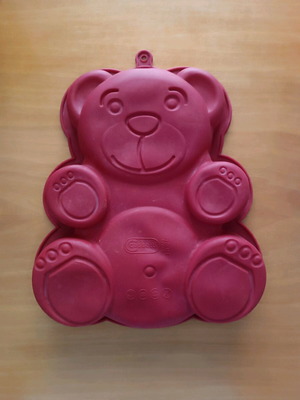 Silicone cake mold Bear like new