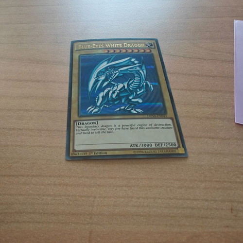 Blue Eyes White Dragon card like new