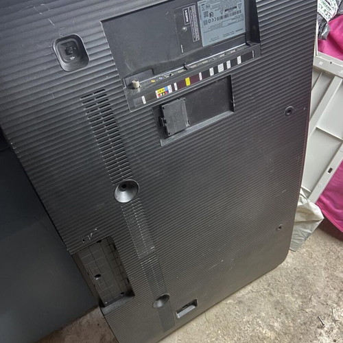 Samsung 49 Curved TV and Turbox 40 TV used, broken panels