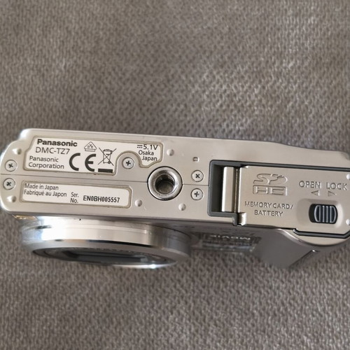 Panasonic Lumix Camera made in Japan like new with leather case