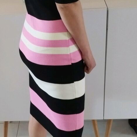 Brigitte boutique knitted dress like new, midi, fitted, black and pink