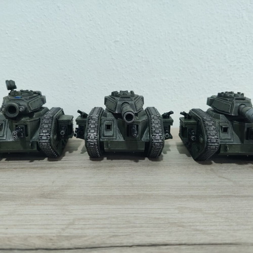 Games Workshop Warhammer 40K Astra Militarum 3 Leman Russ Battle Tanks