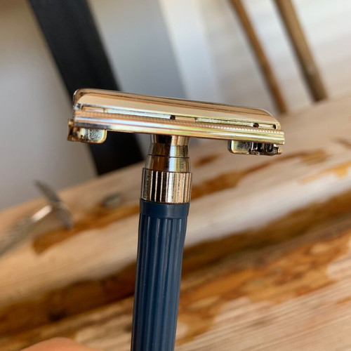 Gillette G1000 and Gillette Tech Aluminum vintage razors set