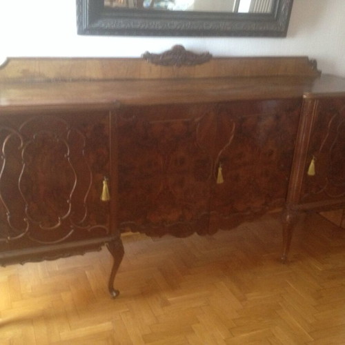 Buffet, table and 6 chairs like new with rosewood veneer