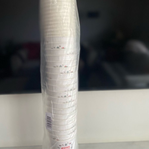 Paper cups pack of 33, 300ml, new