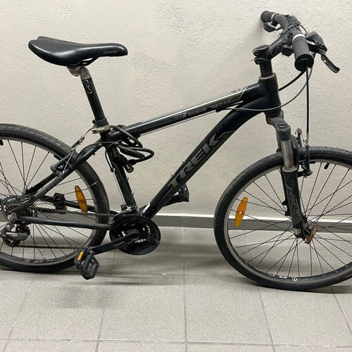 Trek 3900 Mountain Bike used, black, men's, with front suspension