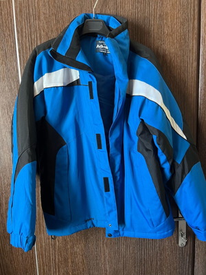 Admiral winter jacket like new, size S fits medium, black and blue