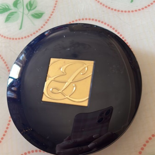 Estee Lauder Powder Refill Case like new, only the case