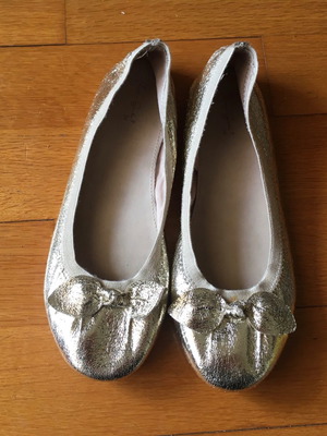 Zara gold ballet flats size 36 used with bow
