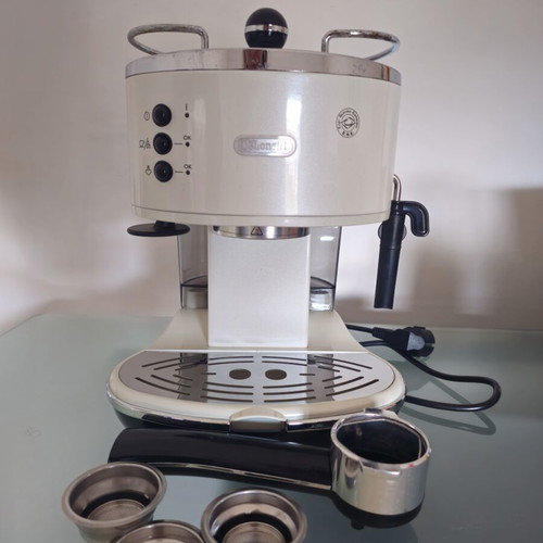 De'Longhi Icona ECO311.W Espresso Machine like new, 15 Bar, white