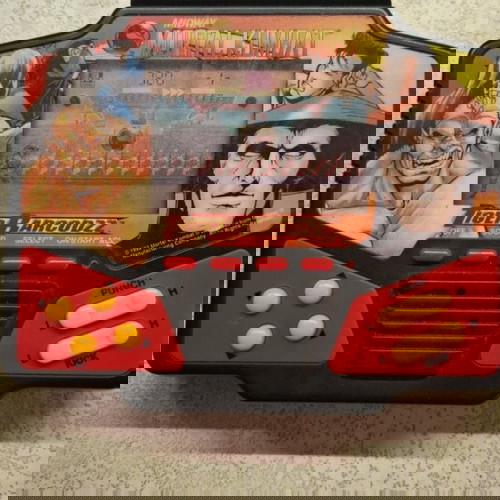Mortal Combat Handheld Tiger употребяван, работещ