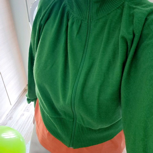 Benetton green wool cardigan like new, size M