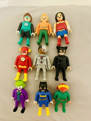 Πακέτο 9 φιγούρες Kinder Surprise Playmobil DC