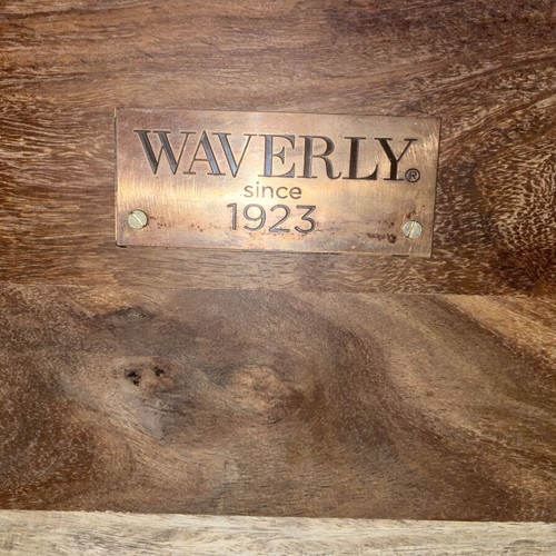 Waverly king size bed like new, solid wood