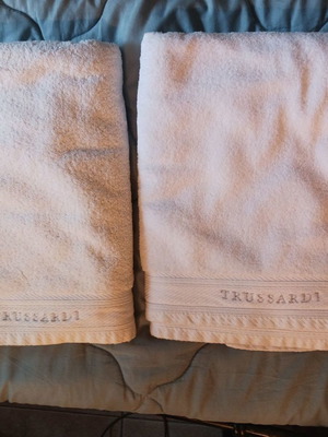 Πετσέτες μπάνιου Trussardi καινούργιες, σετ 2, 128x65 εκ