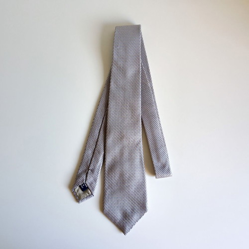 Giorgio Armani silk jacquard tie like new, gray and white