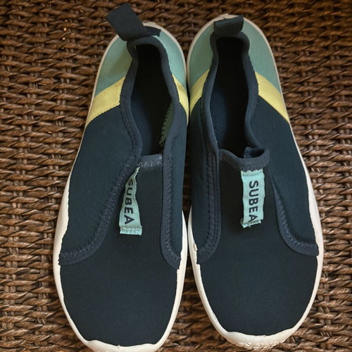 Subea Aquashoes 120 Blue Multicolor Size 33-34 Like New