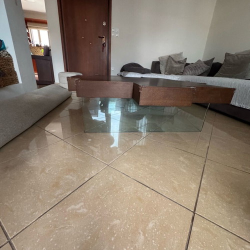 Wooden coffee table like new, dark brown with glass legs