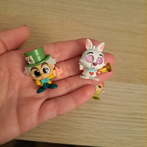 Doorables figures pack of 6 like new