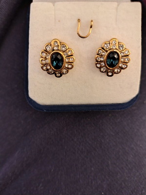 Zircon earrings with blue studs new
