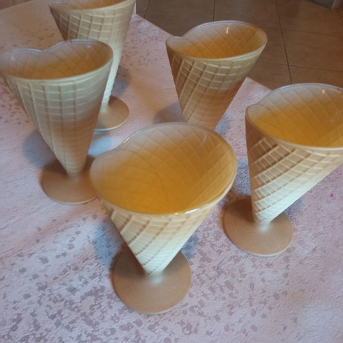 Glass ice cream bowls, cone-shaped, set of 5
