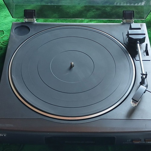 Sony PS-LX56 vintage automatic turntable, belt-drive