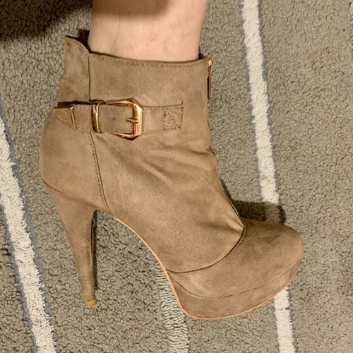 Beige ankle boots used with buckle and zipper size 40