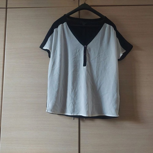 Amisu women's top used, black and white, size Small