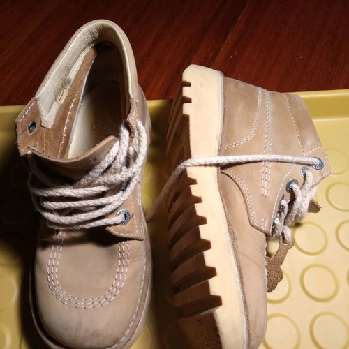 Kickers ankle boots beige size 37 like new, classic style