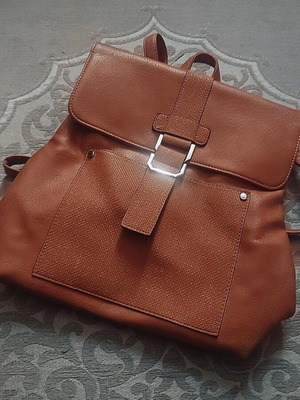 Brown tan backpack bag like new