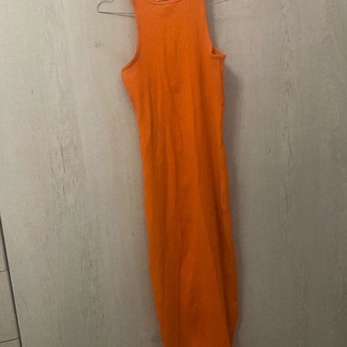 Long fitted midi dress orange like new, size S Reserved