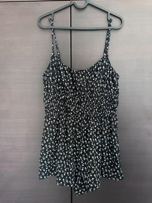 H&M Floral One-Piece Shorts like new, Medium size, black with flowers