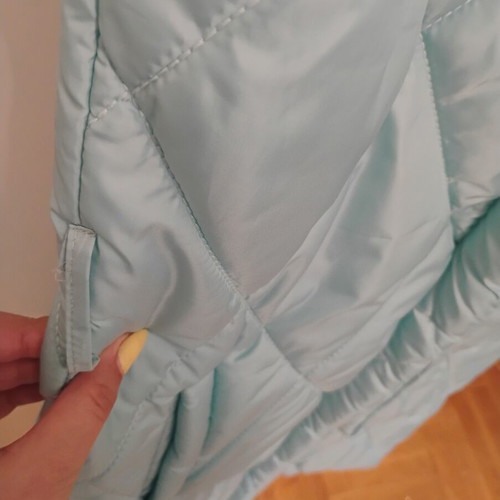Sleeveless jacket like new, perfect color, worn few times