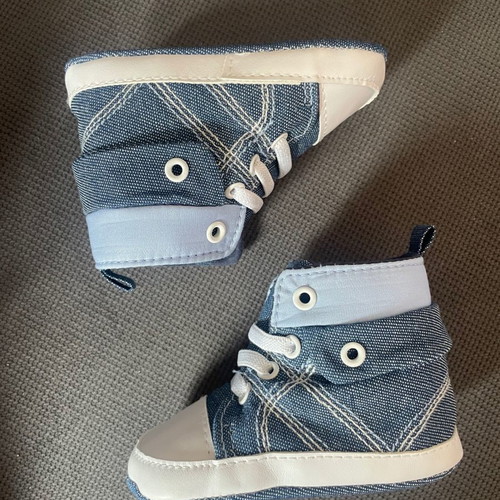 Baby cuddle shoes new, Prenatal, size 19-20