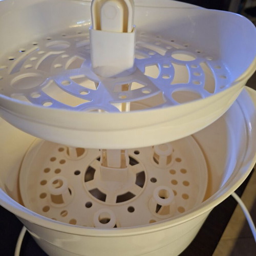 Avec steam steriliser used, for 6 feeding bottles
