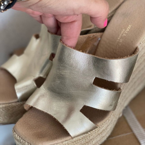 Wall Street platform sandals size 40 like new beige