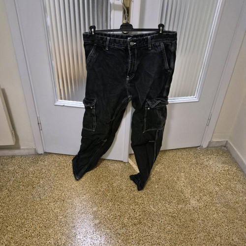 Cargo pants used black with white details size L